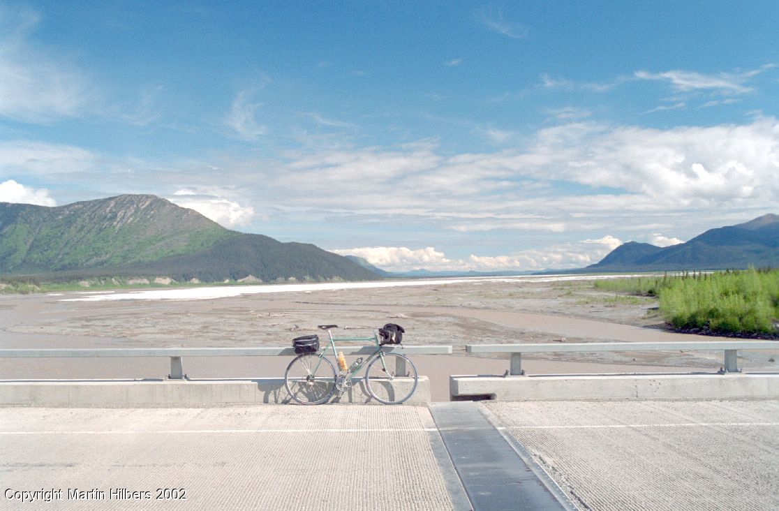 Alaska Highway : Beaver Creek - Kluane Village / White River. Click to see full size image