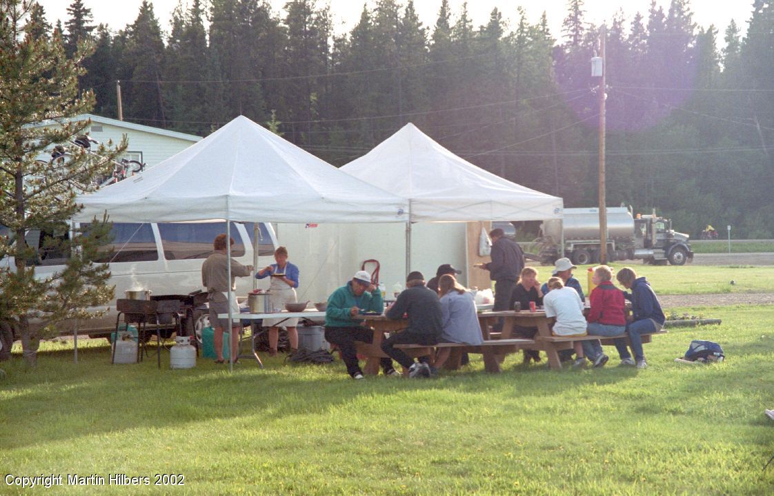 Alaska Highway : Sikanni Chief - Shephard Inn / Dinnertime. Click to see full size image