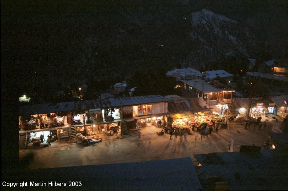 Indian Himalayas : Rampur - Rekong Peo / Rekong Peo Bazar. Click to see full size image