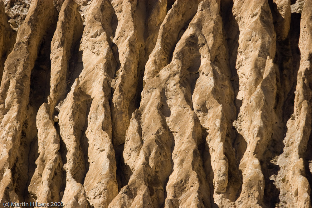 Karakoram Highway : Passu - Sost / Rock pattern. Click to see full size image