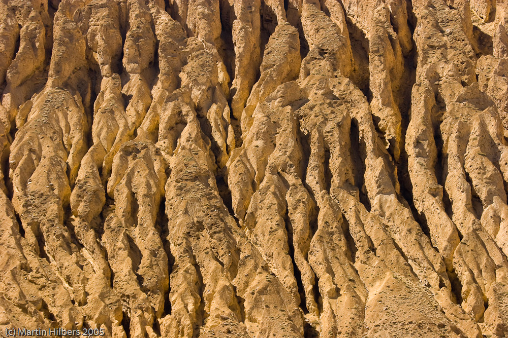 Karakoram Highway : Passu - Sost / Rock pattern. Click to see full size image