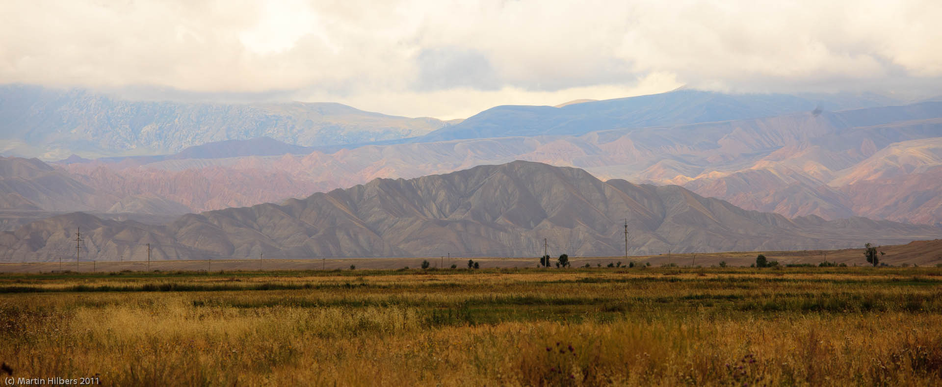 Kyrgyzstan: 29/8 Naryn - At Bashy - (Tash Rabat) / Mountain ridges. Click to see full size image