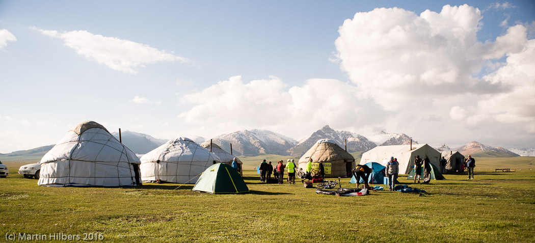 Kyrgyzstan: 24/06 Over Kara Keche to Song Kul / Song Kul yurt camp. Click to see full size image