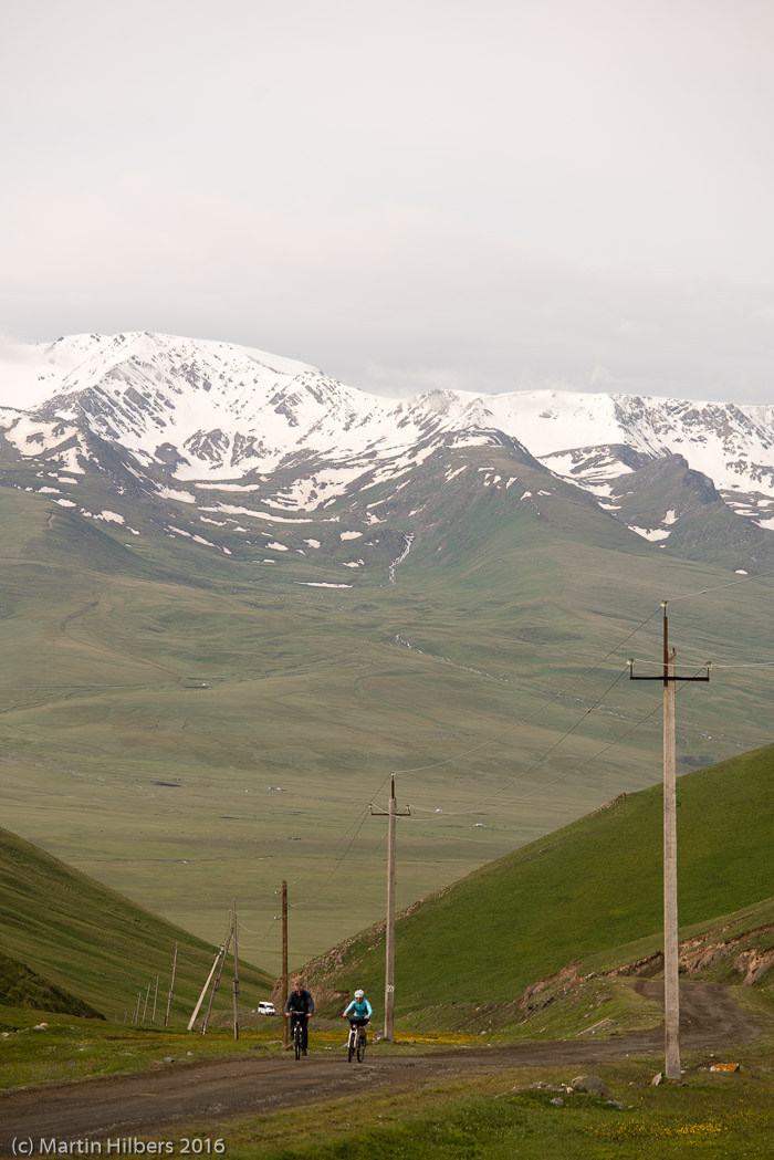 Kyrgyzstan: 27/06 Across Shmaldy Jylge to Kochkor / Climb to Shamaldy Jylge Pass. Click to see full size image