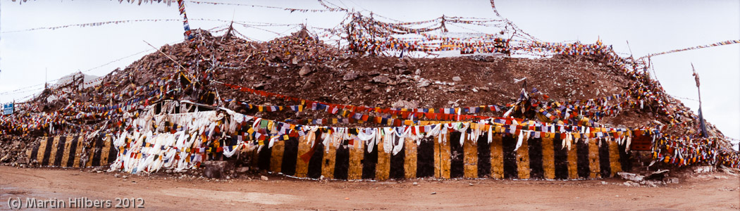 Ladakh: 2/9 Khardung La / Kardung La. Click to see full size image