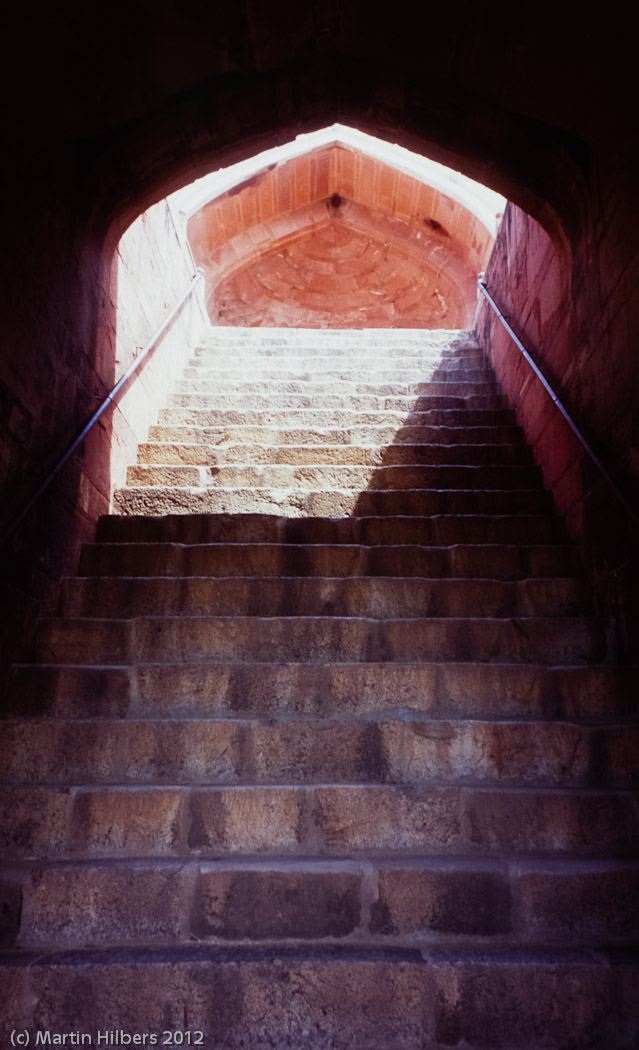 Ladakh: 5/9 New Delhi / Humayun Tomb entrance stairway. Click to see full size image