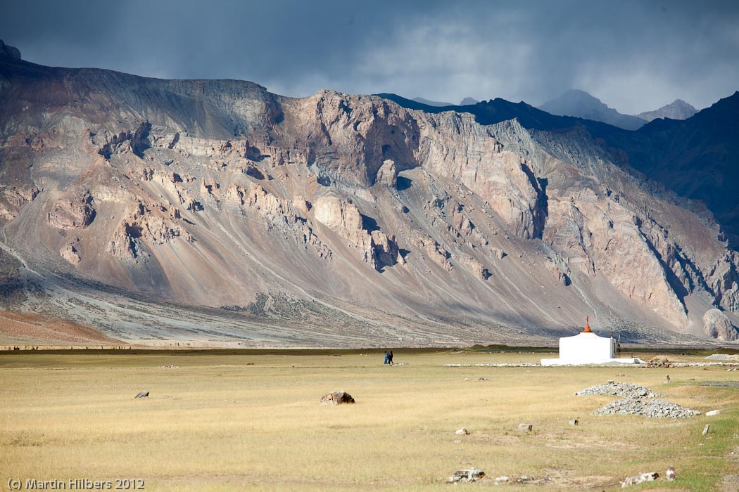 Ladakh: 24/8 Baralacha La / Shrine in Tsarap river valley. Click to see full size image