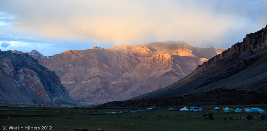 Ladakh: 24/8 Baralacha La / Sunset at campsite. Click to see full size image