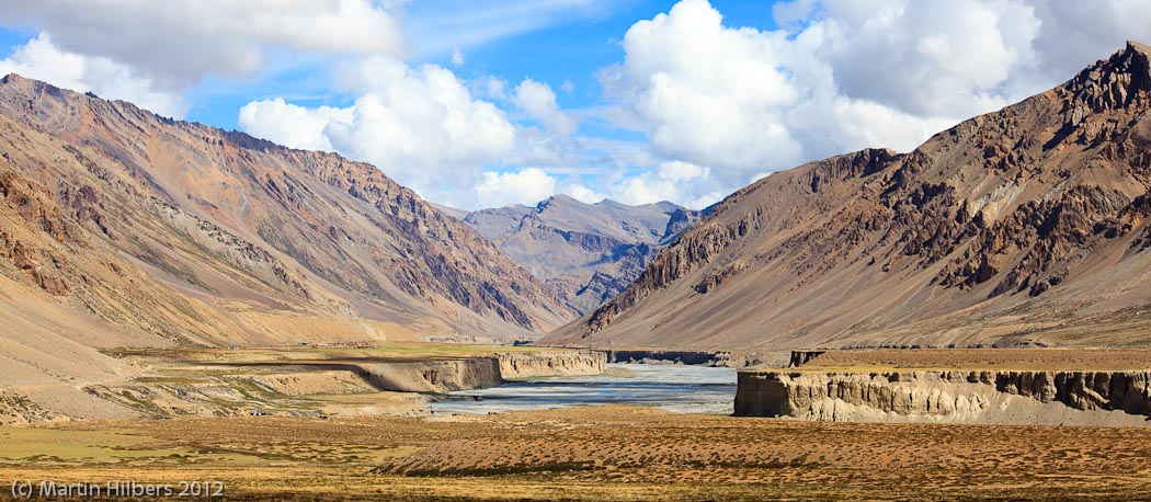 Ladakh: 25/8 Lachlung La / Tsarap river valley. Click to see full size image