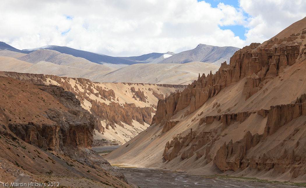 Ladakh: 26/8 Moray Plains / River canyon near Pang. Click to see full size image