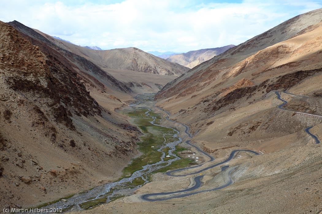Ladakh: 27/8 Taglung La / First 'green' after Taglung La. Click to see full size image