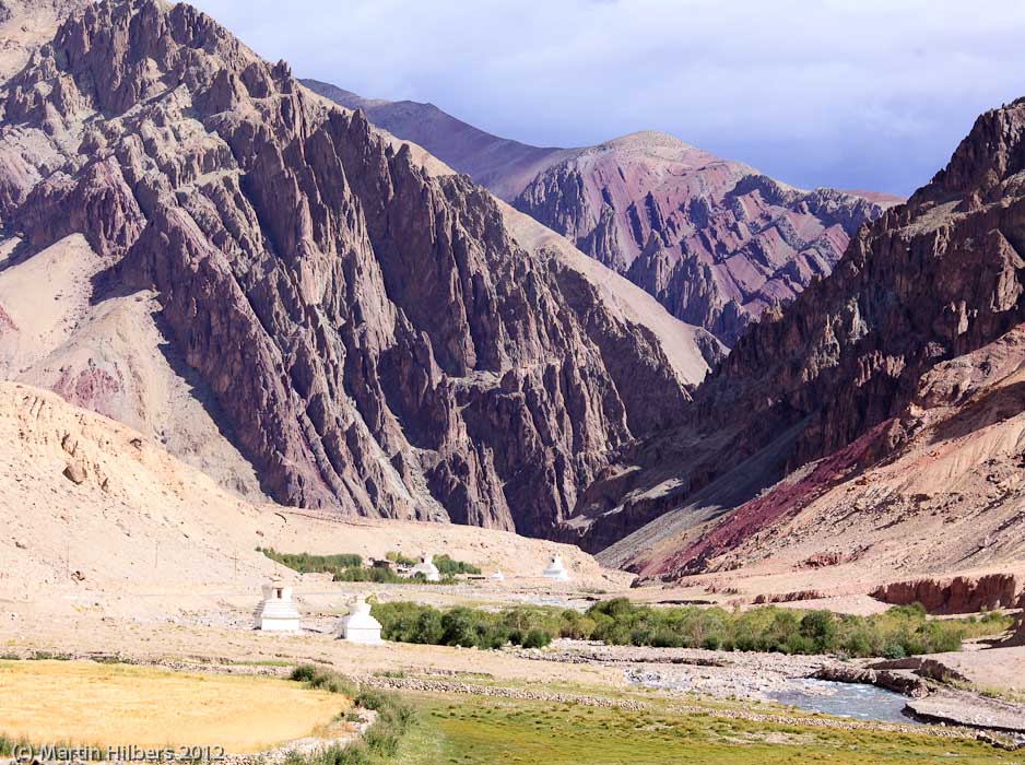 Ladakh: 29/8 Rumptse - Thak Tok / Chorten near Gya. Click to see full size image