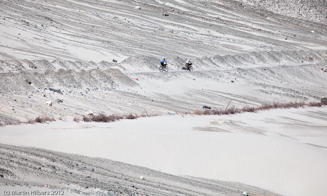 Ladakh: 1/9 Khalsar - Hunder vv / Desert ride. Click to see full size image
