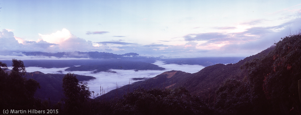 Laos: 9/11 Luong Prabang - Kiew Kachan / Kiev kachan morning view. Click to see full size image