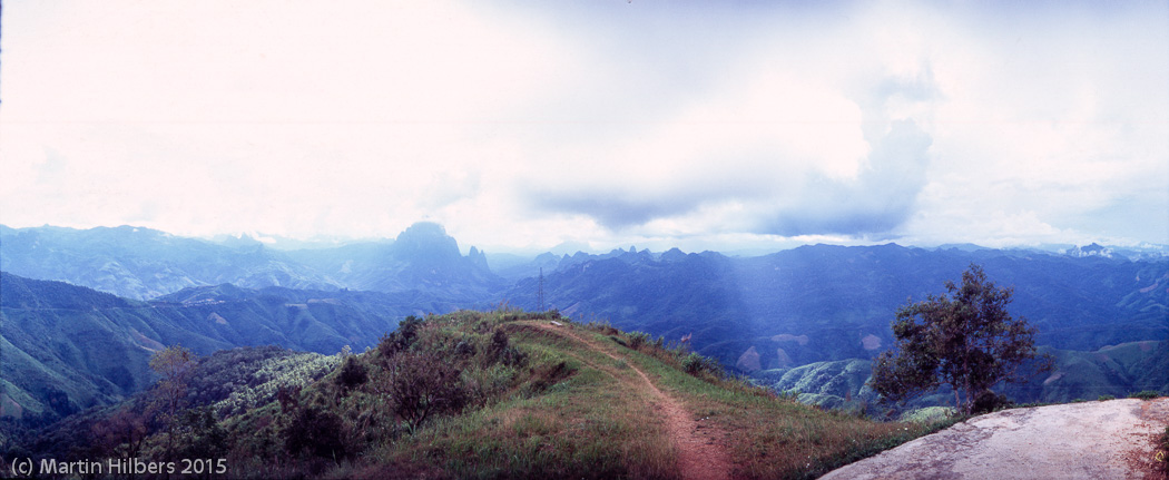 Laos: 10/11 Kiew Kachan - Nam Khene / Louang Phabang Highlands Viewpoint. Click to see full size image