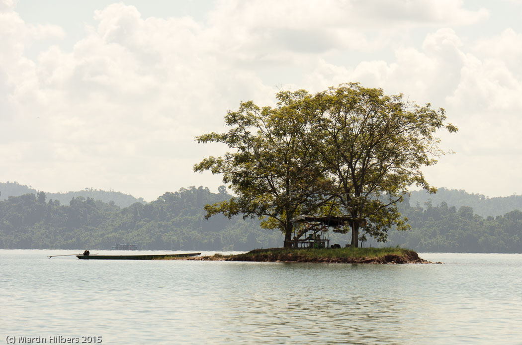 Laos: 12/11 Vang Vieng - Nam Ngum / Island with stall in nam Ngum reservori. Click to see full size image