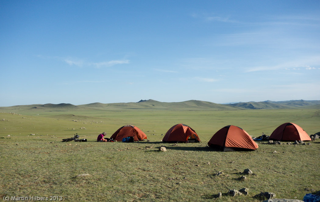 Mongolia: 5/6 Bulgan - Saikhan / First campsite. Click to see full size image