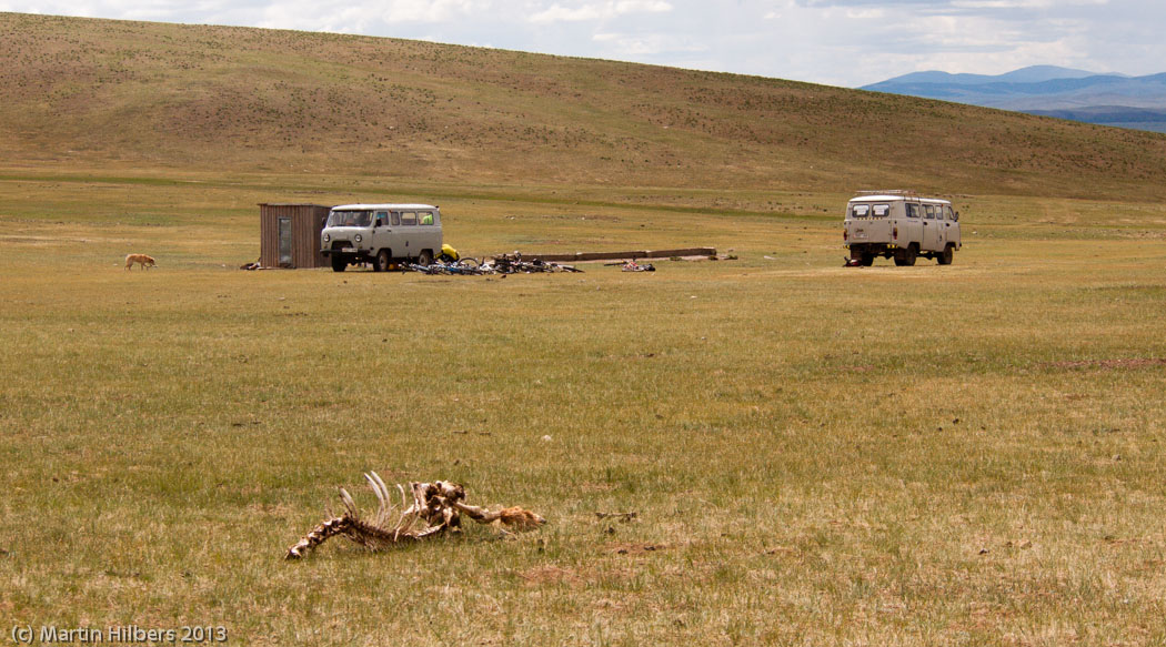 Mongolia: 8/6 Battsengel - Tsetserleg / Lunch stop. Click to see full size image