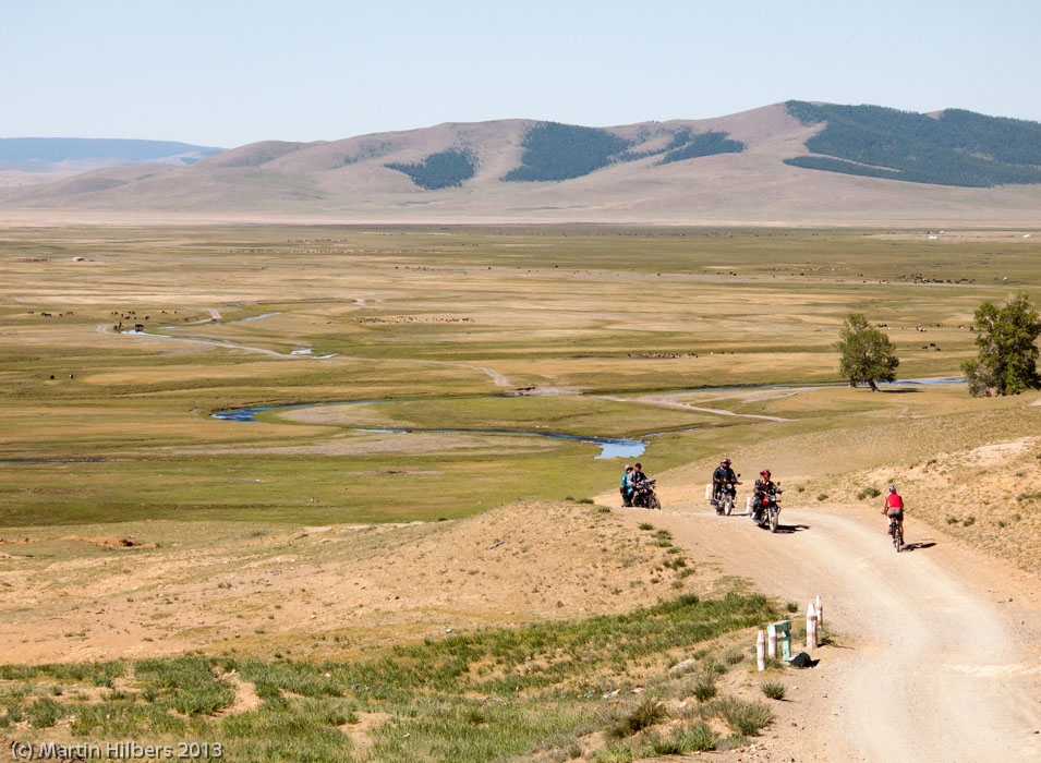 Mongolia: 10/6 Tsetserleg - Kumirnya Tusukhaley / Traffic !. Click to see full size image