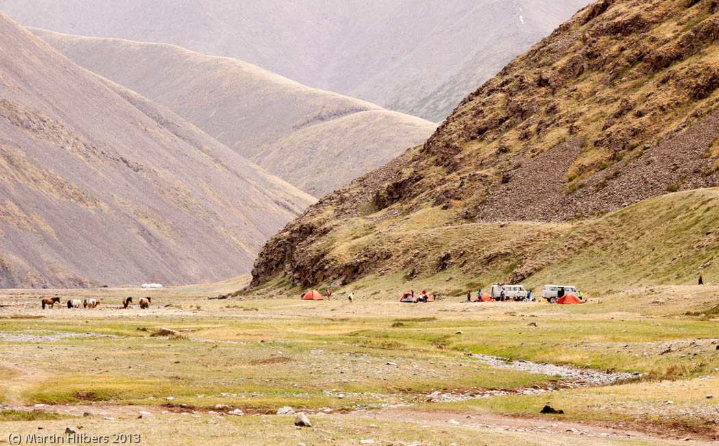Mongolia: 11/6 Kumirnya Tusukhaley - Khangai Mountains Pass / Campsite. Click to see full size image