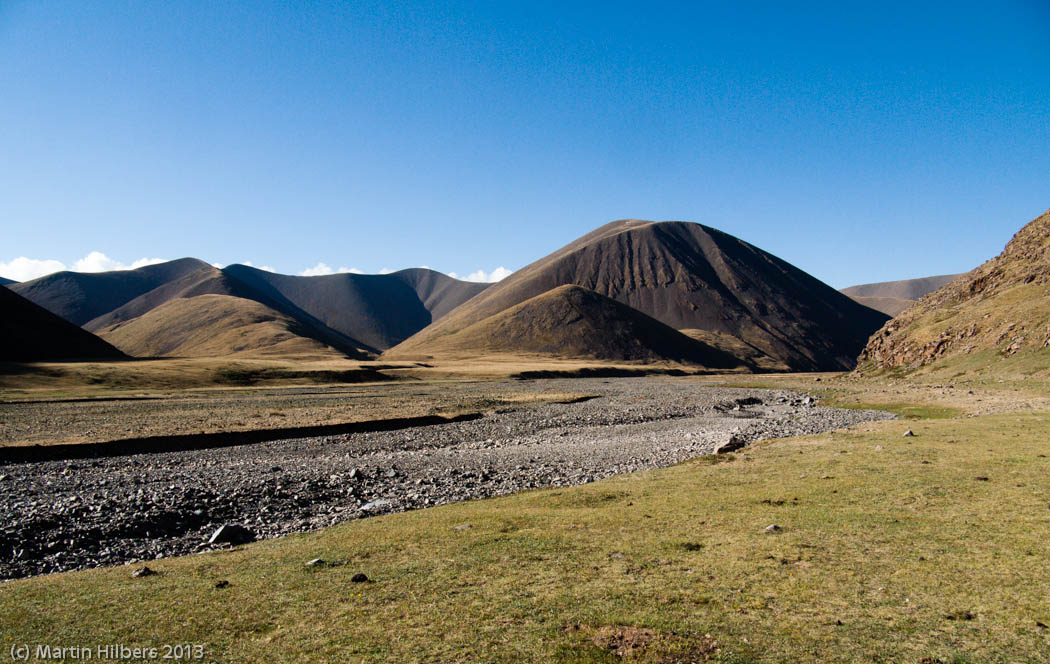 Mongolia: 12/6 Khangai Mountains Pass - Erdenetsogt / Moutain view near camp. Click to see full size image