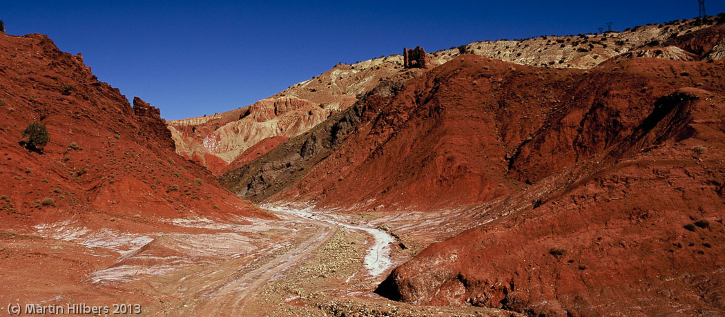 Morocco High Atlas and Jebel Sahro: 26/3 Telouet - Ait be Haddou / Track to abandoned salt mine. Click to see full size image