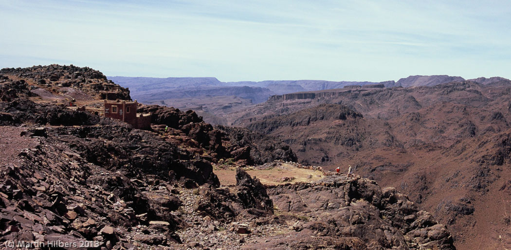 Morocco High Atlas and Jebel Sahro: 31/3 Boumalne Dades - Nekob / At Tizi-n-Tazazert. Click to see full size image