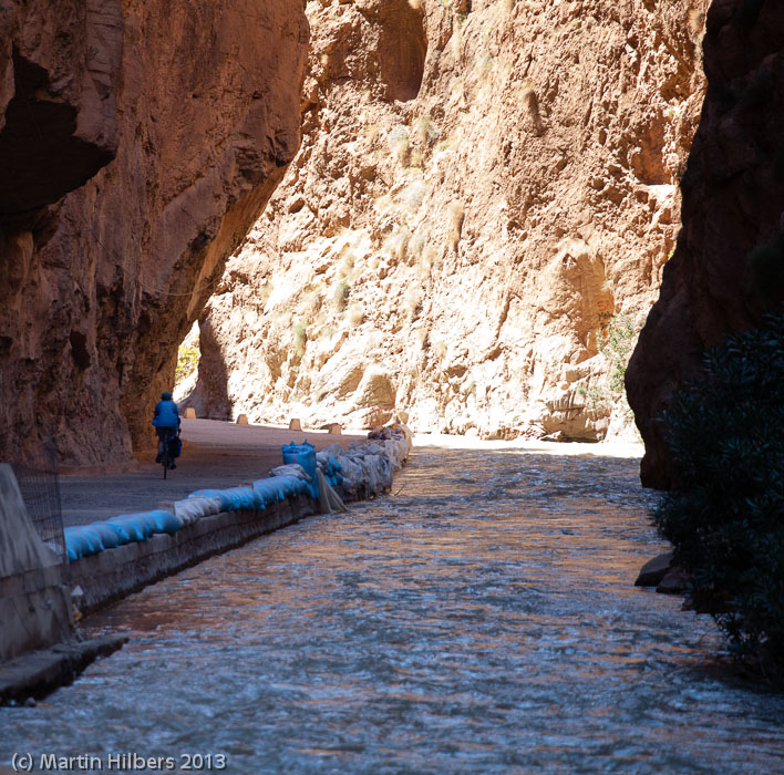 Morocco High Atlas and Jebel Sahro: 30/3 Msemrir - Boumalne Dades / Defile du Gorges du Dades. Click to see full size image