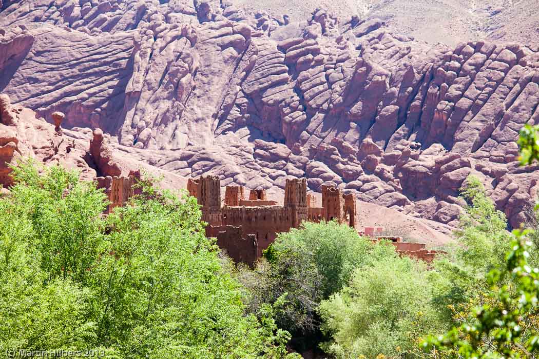 Morocco High Atlas and Jebel Sahro: 30/3 Msemrir - Boumalne Dades / Ruined kasbah in Ait Arbi. Click to see full size image