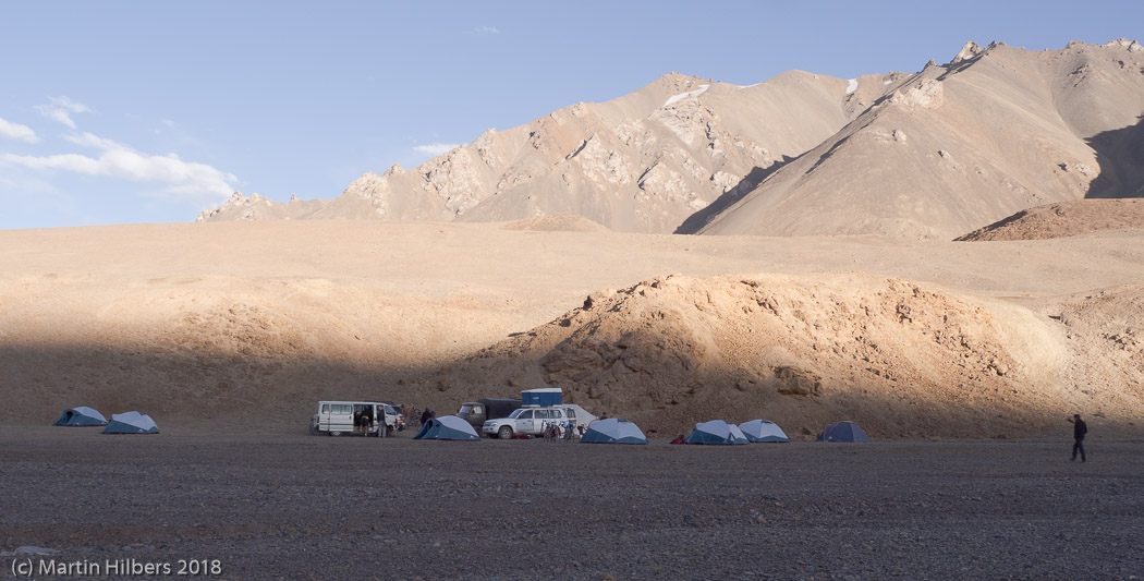 Pamirs : Murghab - Akbaital / Camping just before Ak Baital. Click to see full size image
