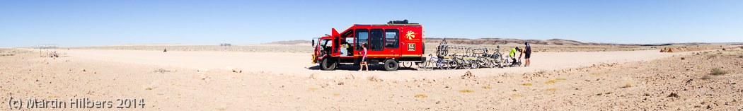 Victoria Falls - Cape Town: 27/5 Rooisand - Sesriem / Tropic of Capricorn. Click to see full size image