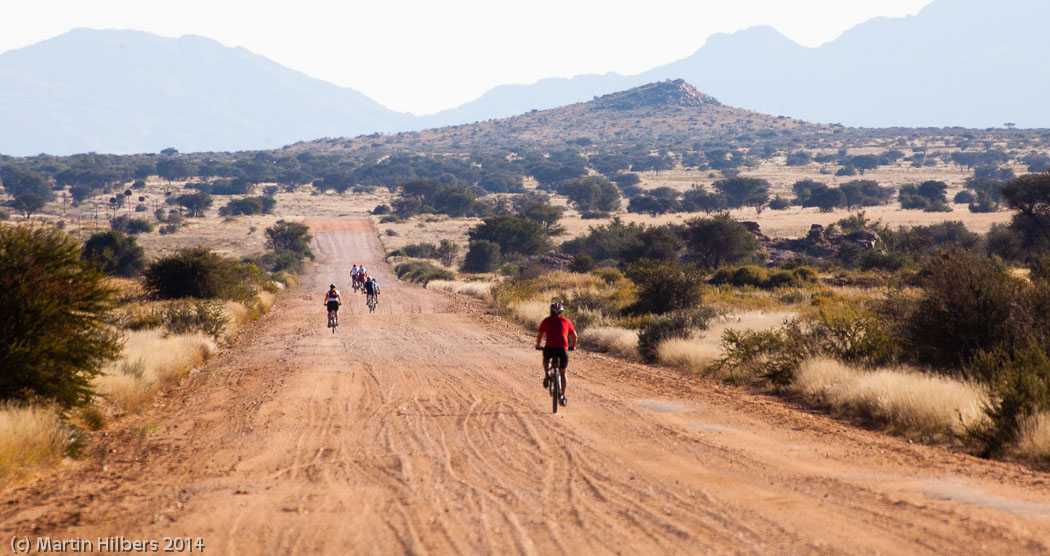 Victoria Falls - Cape Town: 26/5 Windhoek - Rooisand / Dust road. Click to see full size image